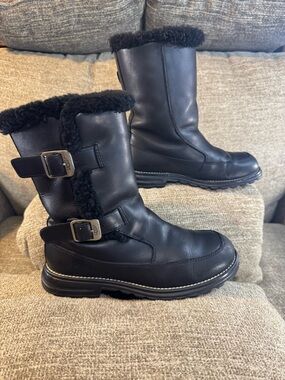 UGG Larkspur Black leather buckle boot Buckle Size 8
